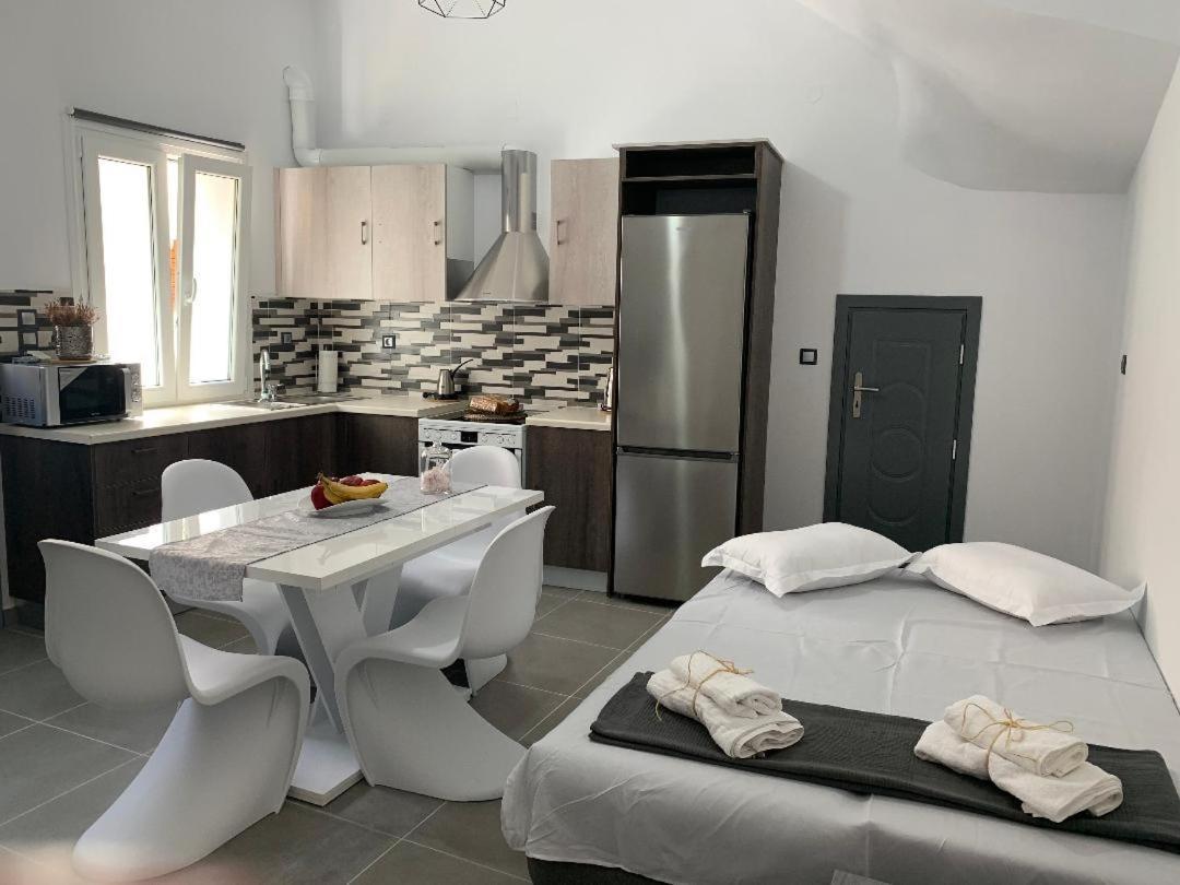 Thania'S House ,4 Minutes From The Center Of Hermoulis Ermoupoli Esterno foto